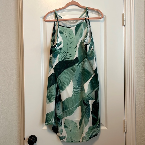 Dresses & Skirts - Tropical Leaf Dress
